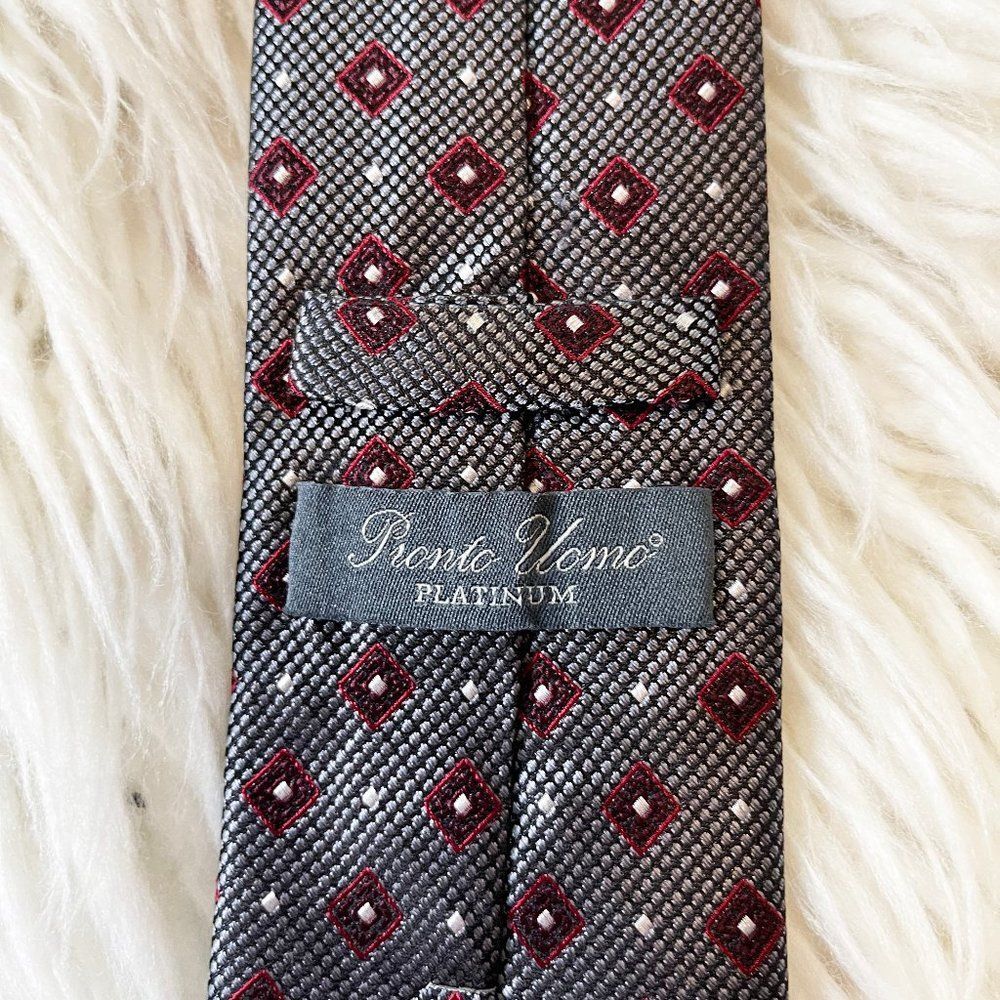 Pronto Uomo Tie - Gray & Red Black Diamond Pattern 100% Silk - Picture 3 of 7